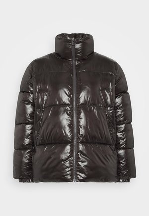 Svart dunjakke med en glansfull overflate, høy krage og glidelås. Har store quiltede seksjoner og knappedekte sidelommer.