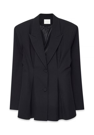 Blazer nero su misura con un design strutturato, rever a punta, due bottoni e retro plissettato. Realizzato in un tessuto liscio con una finitura opaca.