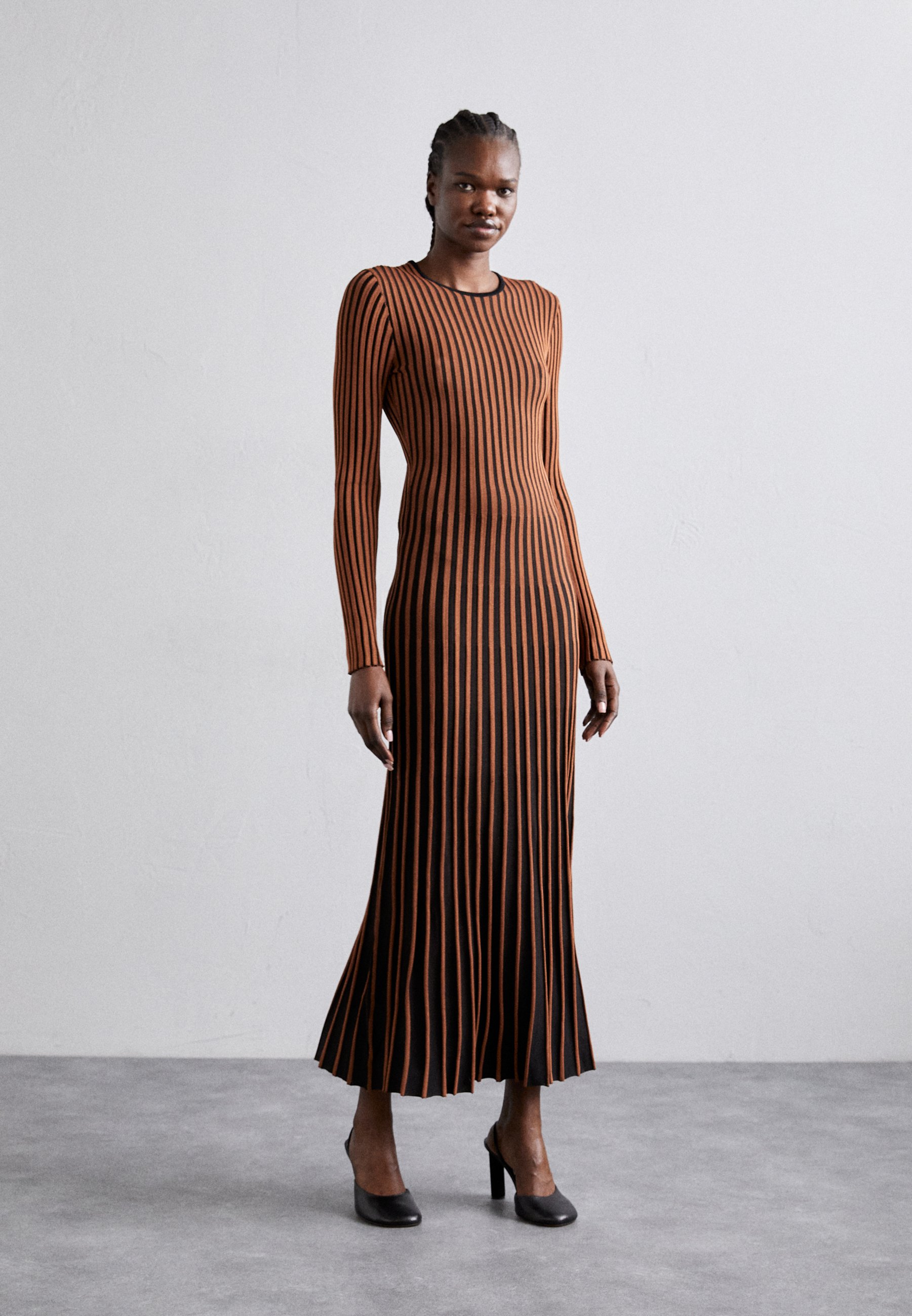 STAUD SELMA DRESS - Strickkleid - tan/black/tan - Zalando.de