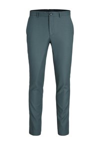 Pantaloni slim-fit in tessuto teal, con frontale piatto, passanti per cintura e chiusura a un pulsante. Texture liscia con un design sartoriale.