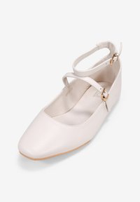 Bosanova Ballerine con cinturino - beige