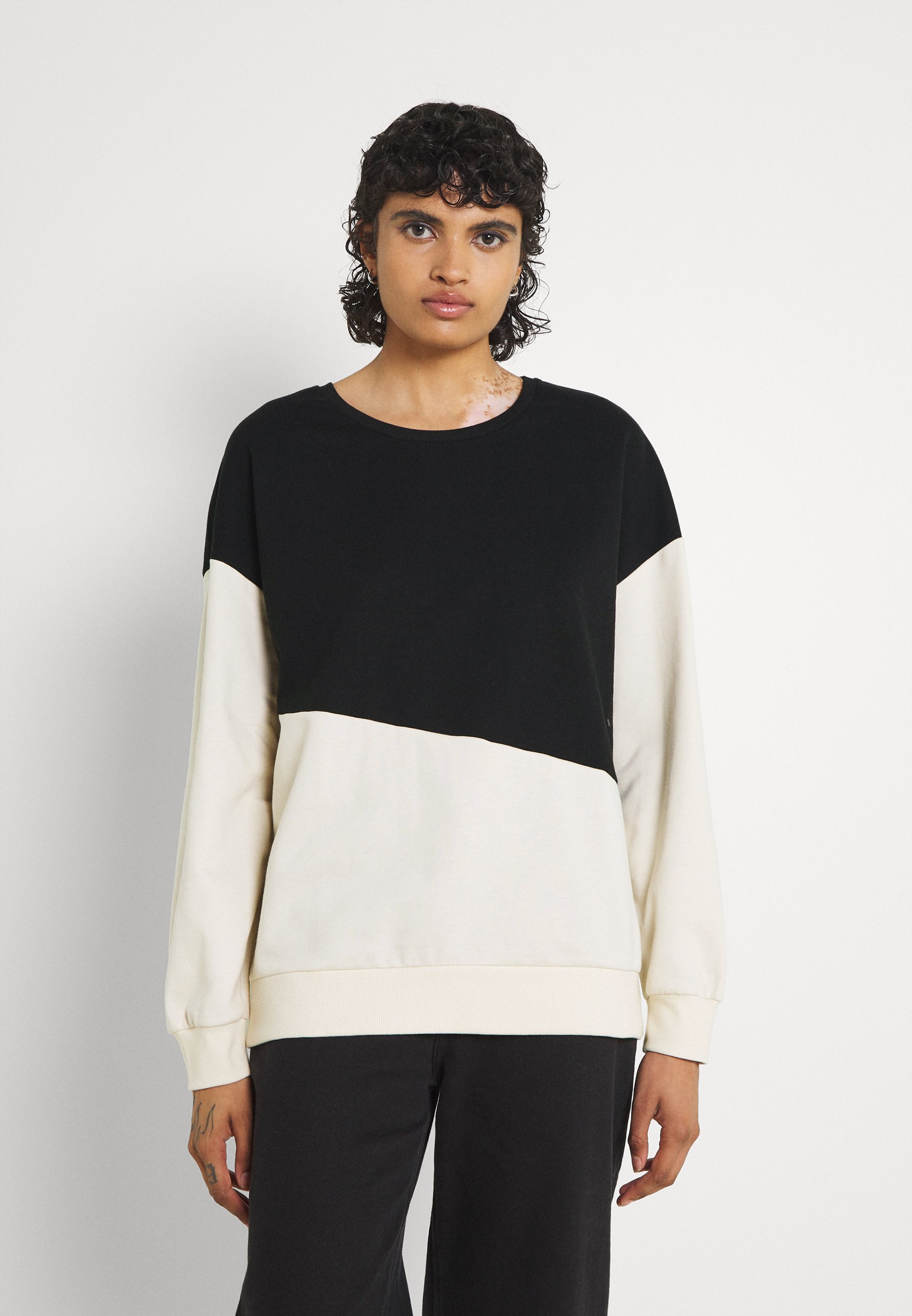 colorblock crewneck