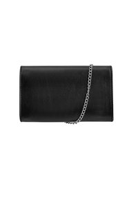 Cartera de mano en cuero sintético negro con forma rectangular, que cuenta con una cadena plateada y una superficie texturizada.