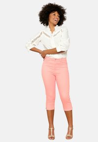 LolaLiza HIGH WAIST - Džinsa auduma šorti - coral pink