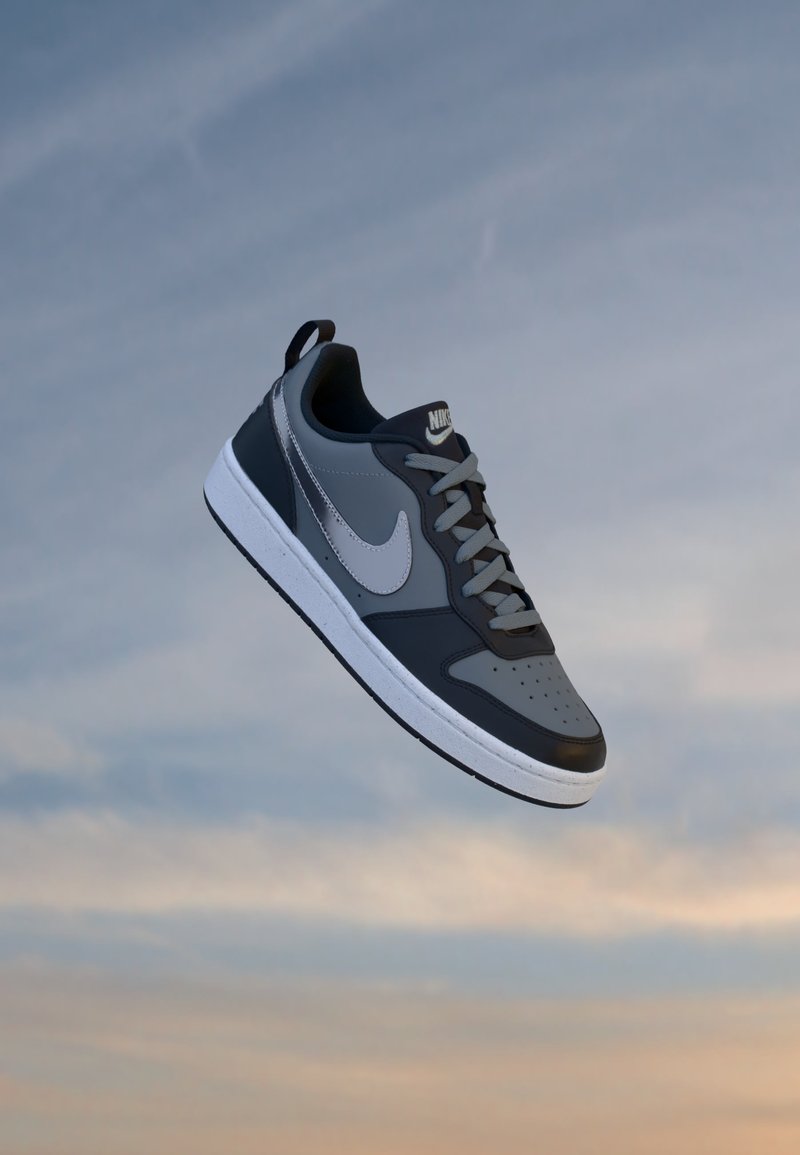 Nike Sportswear COURT BOROUGH SHINE UNISEX - Sneaker low - black ...