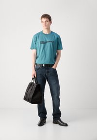 Karl Lagerfeld Jeans LOGO - Trükipildiga T-särk - hydro