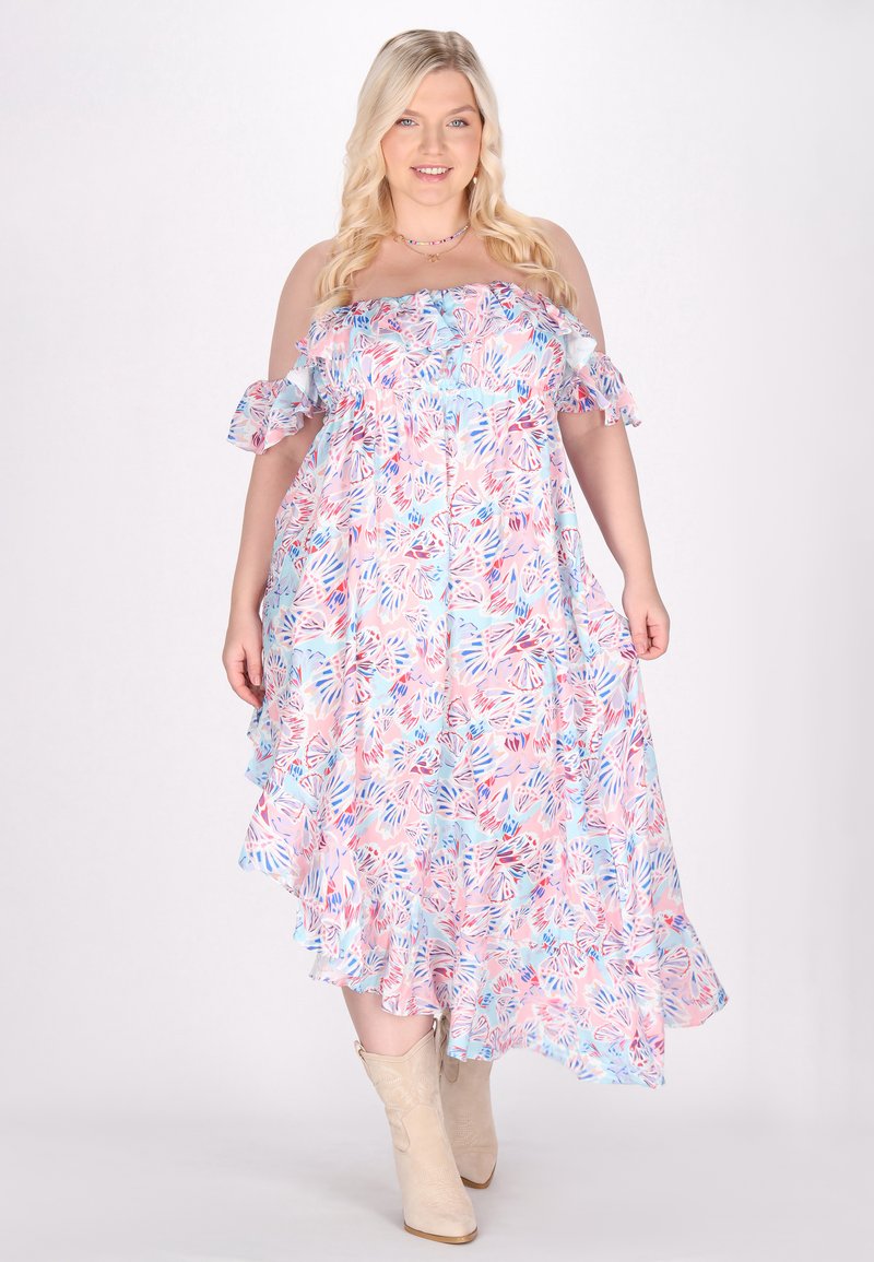 Maxi dress in tessuto leggero e fluente con un motivo floreale in rosa, blu e bianco; design scollato sulle spalle con maniche arricciate, lungo fino alla caviglia.