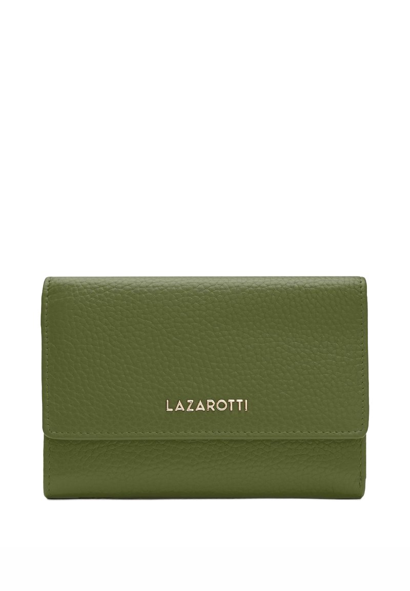 Groene leren portemonnee met een textuurafwerking, met een voorflap en gouden logo-detail. Compakte rechthoekige vorm.