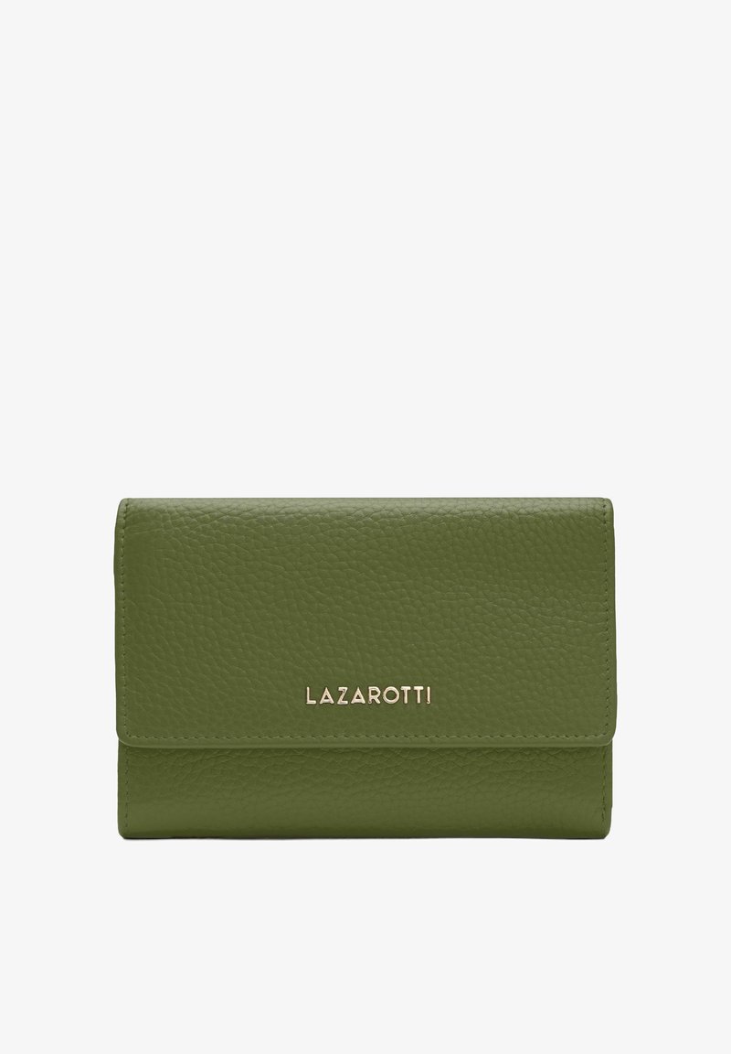 Groene leren portemonnee met een textuurafwerking, met een voorflap en gouden logo-detail. Compakte rechthoekige vorm.