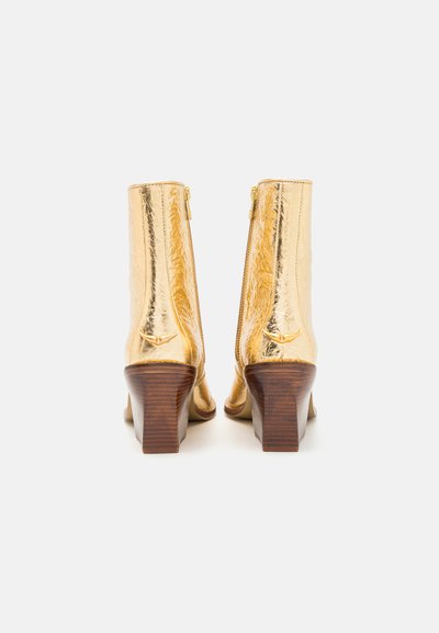 zadig et voltaire cara boots