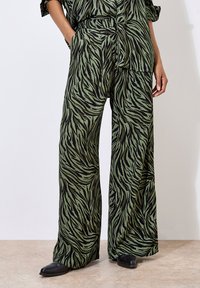 Non selezionato, khaki