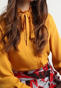 mint&berry Bluse - yellow