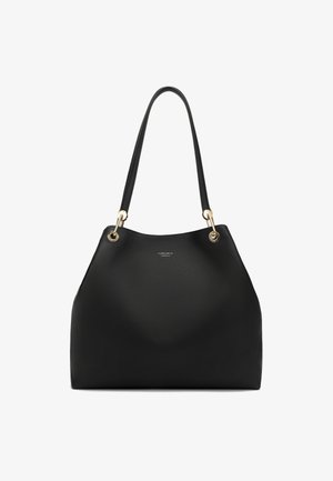 Crna kožna torba u obliku kante s zlatnim detaljima, dva remena za rame i teksturiranom površinom. Ima minimalistički dizajn i detalj s logotipom.