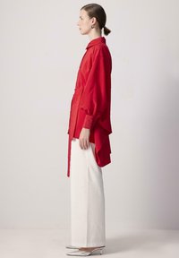 Touché Privé BAT SLEEVE CUPRA - Blúzka so zapínaním na gombíky - red