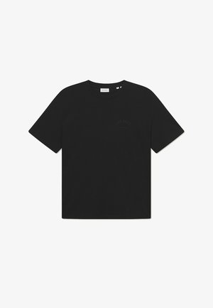 Zwarte katoenen T-shirt met ronde hals en korte mouwen. Bevat een subtiel tekstlogo op de voorkant. Zachte textuur en losse pasvorm.
