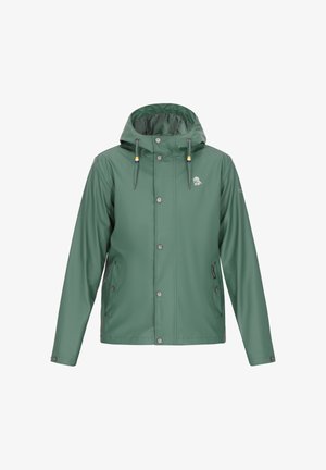 Chaqueta impermeable verde con capucha, botones a presión, bolsillos laterales y cordones ajustables. Fabricada de un material suave y flexible.