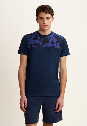 Freddy CON INSERTO CAMOUFLAGE - T-shirt con stampa - dress blue