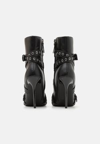 Even&Odd Wide Fit Støvletter - black