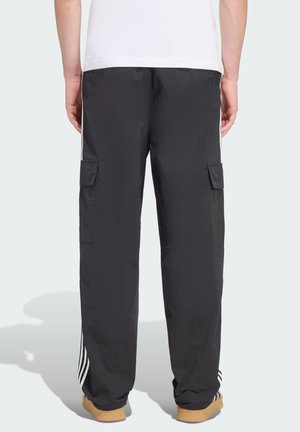 Rank 2: adidas Originals - 3S LOOSE - Cargo trousers
