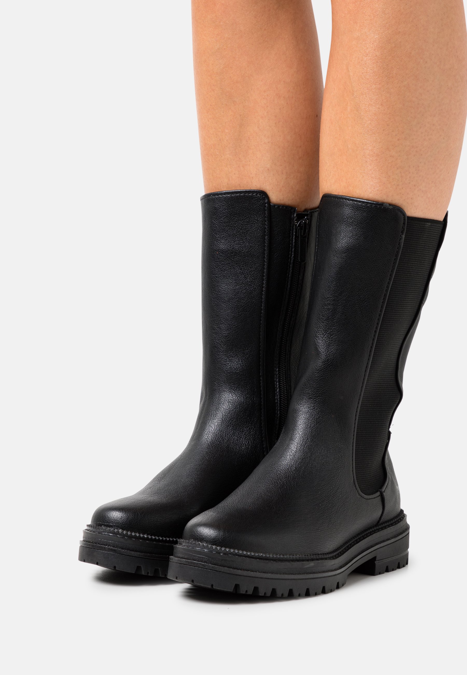 Mustang in maat 35 - SALE - Black Friday 2021 deals - Tot 43% Korting