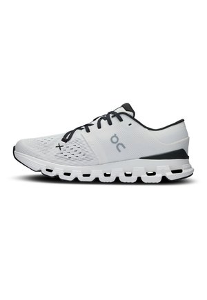 On CLOUD X 4 - Träningsskor - ivory   black