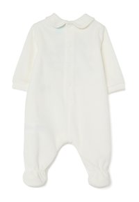 Mameluco de forro polar blanco con mangas largas, cierre de botones y cuello redondeado. Presenta puños elasticados en los tobillos para un ajuste ceñido.