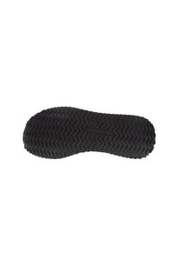 Suela de zapato de goma negra con un patrón texturizado en zigzag, con una marca distintiva prominente en el centro. Diseño sólido y duradero.