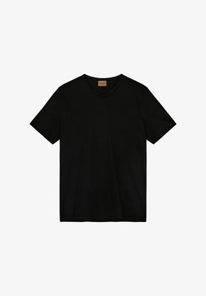 Camiseta negra de cuello en V, de manga corta, fabricada con un tejido suave. Presenta un corte relajado y un diseño minimalista sin gráficos ni patrones.