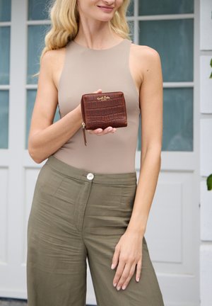 Gusti Leder MONIKA - Wallet - dunkelbraun