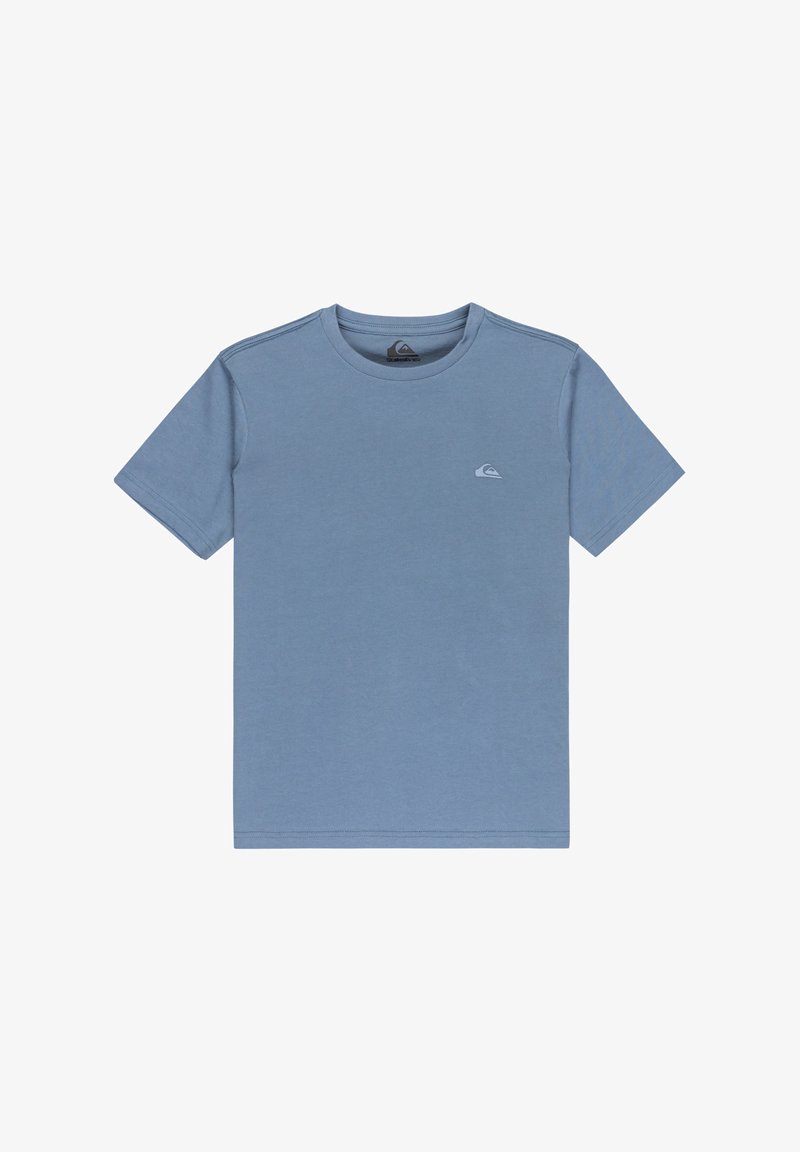 Blå bomulds t-shirt med rund hals, korte ærmer og et lille, hvidt logo på venstre bryst. Glat tekstur og afslappet design.