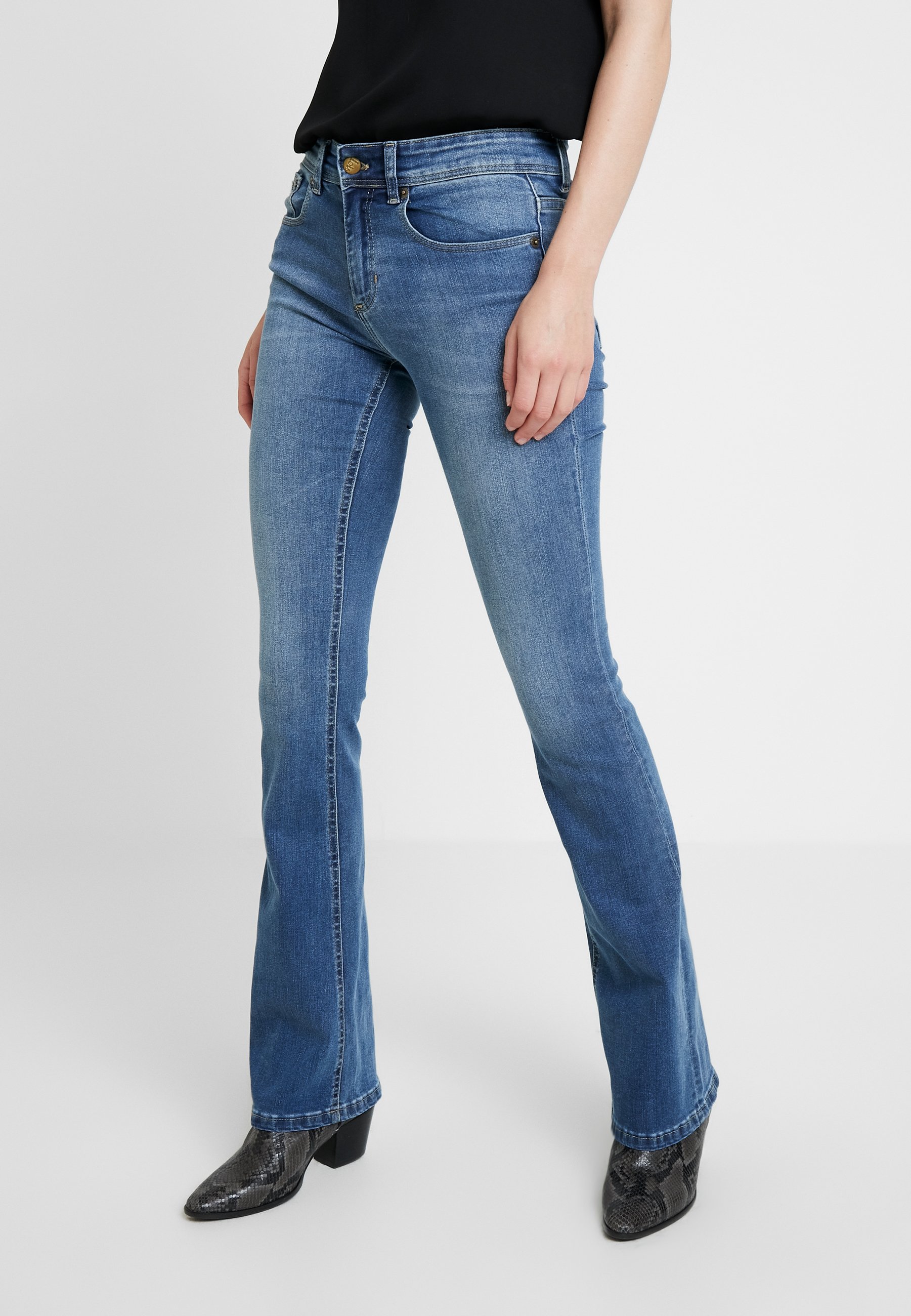 lois bootcut jeans