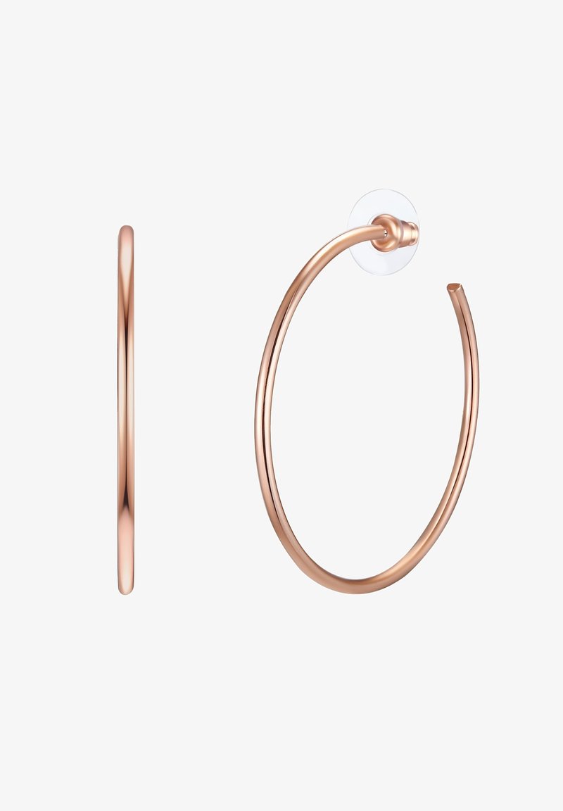 Rožinio aukso metalinė auskarų kilpa su lygiu, suapvalintu profiliu. Įrengta skaidria fone, užtikrinančia saugų dėvėjimą, demonstravanti minimalistinį dizainą.