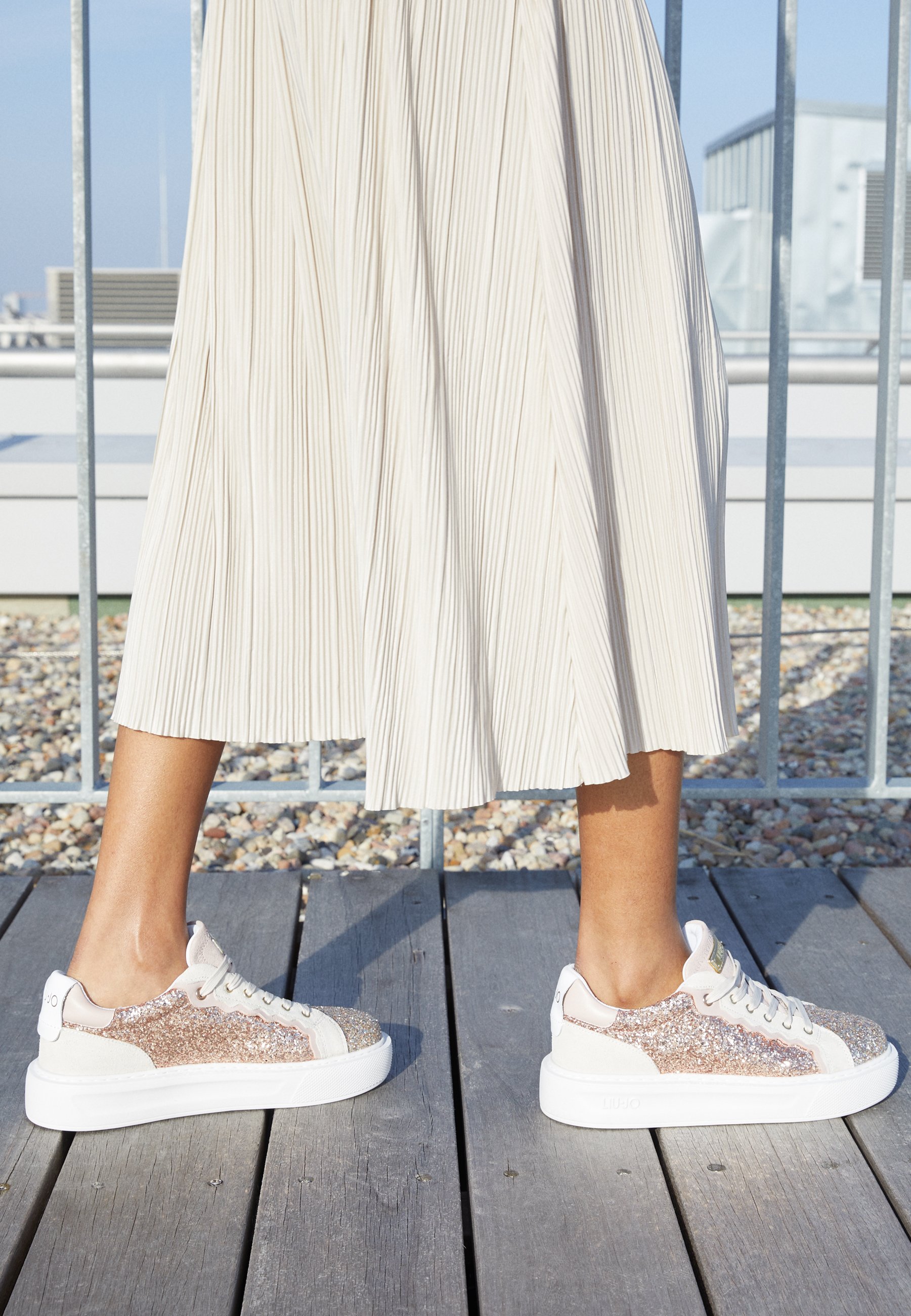 LIU JO Sneaker trendy ragazza oro/nera | Quellogiusto Shop online