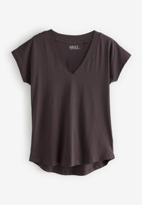 Tamno sivi V-neck majica kratkih rukava, napravljena od mekog materijala. Ima zakrivljeni donji rub i ležeran kroj. Oznaka brenda je vidljiva unutar majice.
