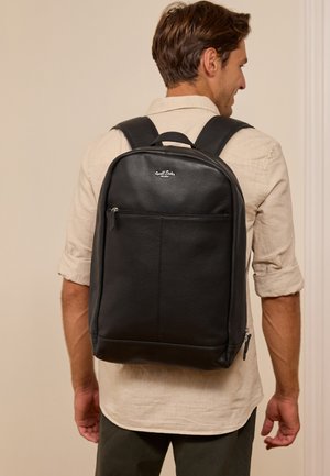 Gusti Leder, LARISA - Sac à dos - schwarz