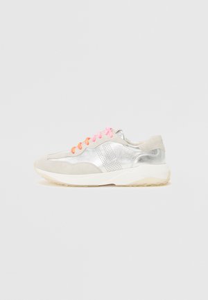 Zapatillas - cloud/silver