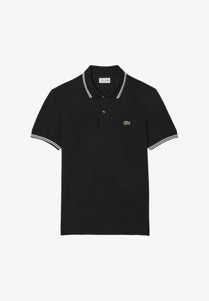 Schwarzes Polohemd aus Baumwolle mit einer Knopfleiste mit drei Knöpfen, einem kragen und Ärmeln mit weißen Streifen und einem grünen gestickten Logo.