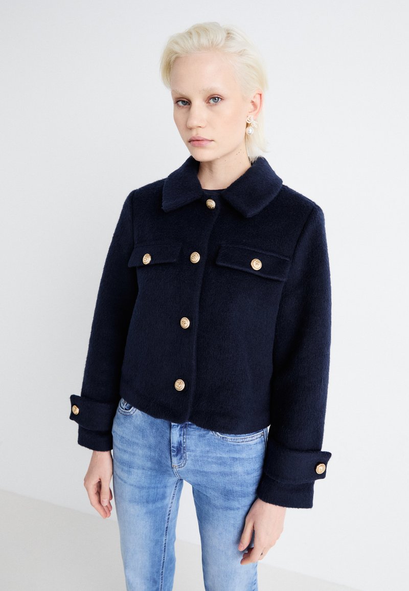 Vero Moda VMZILJA SHORT JACKET - Lengva striukė - navy blazer