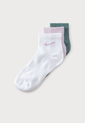 Nike Performance, EVERYDAY 3 PACK - Chaussettes de sport - lilac/white/green