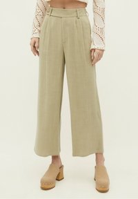 Stradivarius Pantalon classique - light green