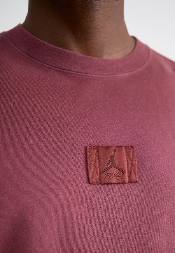 Basic T-shirt - dark pony3