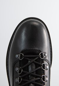 Timberland NEWMARKET II PT HIKER - Botki sznurowane