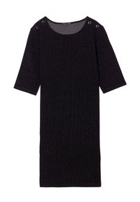 Robe en tricot noir à manches courtes, en tissu texturé, avec des œillets en métal argenté près du col. Silhouette semi-ajustée, longueur genou.