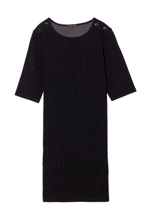 Schwarzes Strickkleid mit kurzen Ärmeln, strukturiertem Stoff und silbernen Ösen am Ausschnitt. Semi-fitted Silhouette, knielang.