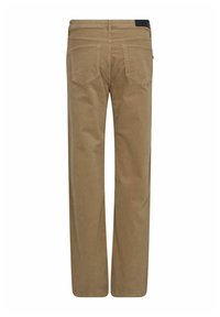 Pantalones de algodón beige con un diseño de pierna recta, que cuentan con dos bolsillos traseros y un acabado texturizado. Cinturilla negra en la parte posterior.