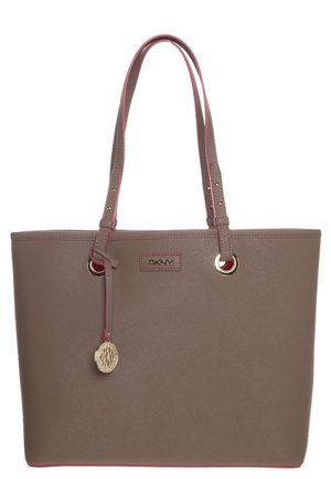 Shopping bags - brown