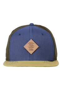 Plattskärmshatt med en blå front, olivgröna sidor och en logopatch i brunt läder. Har textil med struktur och en kontrasterande gulskärm.