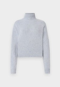 Lyseblå prikkete strikket turtleneck-genser med lange ermer og ribbestrikkede mansjetter og nederkant, vist på en hvit bakgrunn.