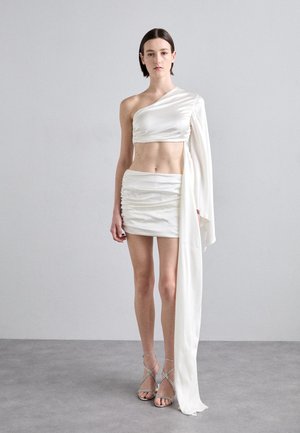 3 PANEL FLARE DRESS - Robe de soirée - off-white