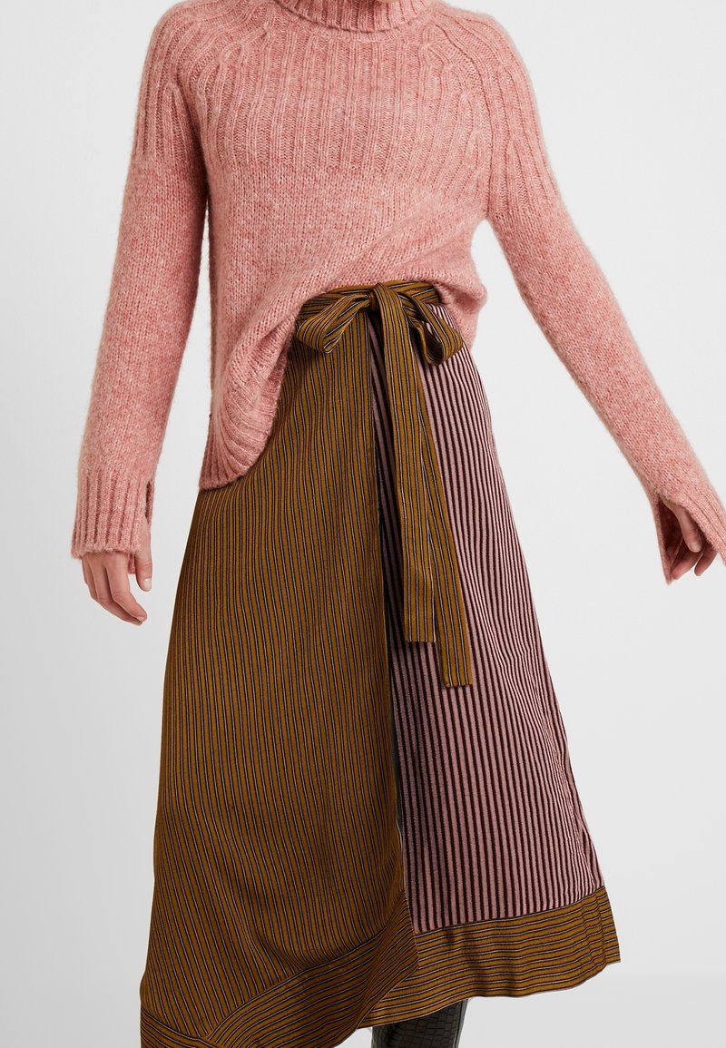 Second Female Stickad tröja - pink